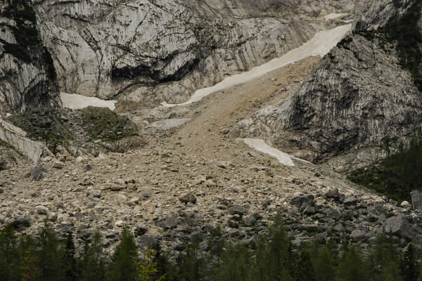 Dolomiti Antelao Val d'Oten Praciadelan Capanna Alpini Cascata Pile