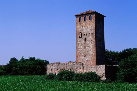 Torre marchionale lungo il fiume Frassine a Este