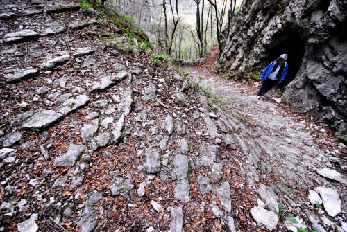 Cismon del Grappa, Valbrenta - la Gusella e la mulattiera della val Goccia