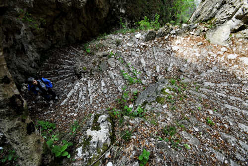 Cismon del Grappa, Valbrenta - la Gusella e la mulattiera della val Goccia