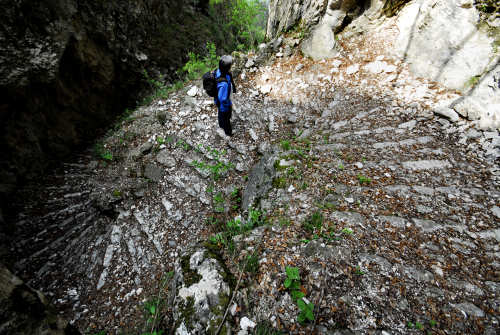 Cismon del Grappa, Valbrenta - la Gusella e la mulattiera della val Goccia