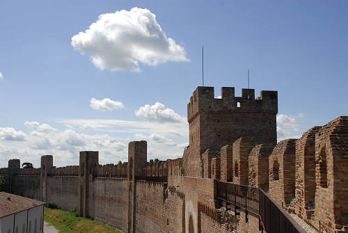 camminamento di ronda sulle mura di Cittadella