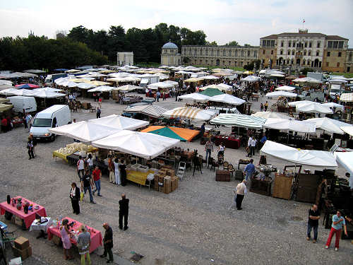 mercatino dell'antiquariato e robeveccie, ultima domenica del mese a Piazzola sul Brenta