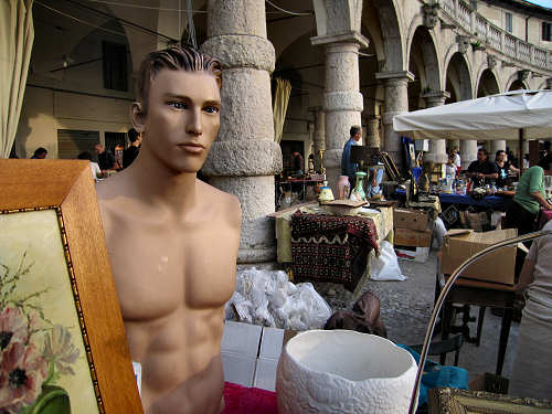 mercatino dell'antiquariato e robeveccie, ultima domenica del mese a Piazzola sul Brenta