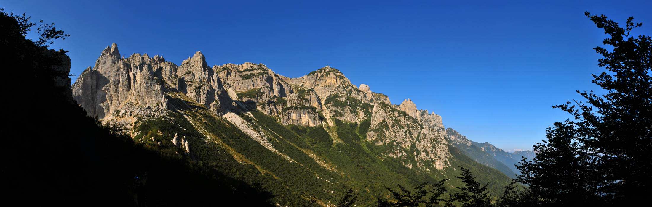 Gruppo del Carega, guglie del Fumante dal passo Buse Scure