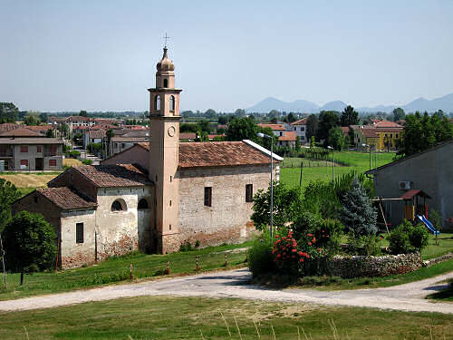 cicloturismo, argini del fiume Adige nei pressi di Castelbaldo