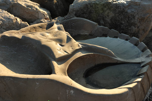 Scogliera Viva, sculture nella massicciata lungomare di Caorle