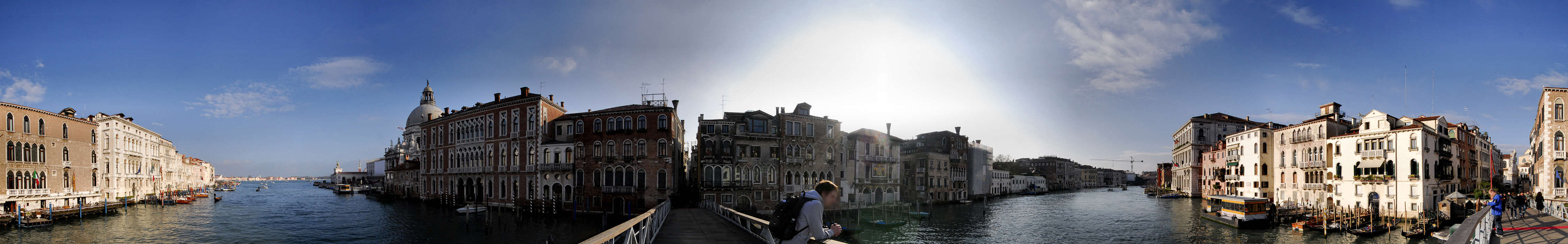 Venezia, ponte della Salute sul Canal Grande