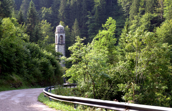 Santuario Madonna del Buso in val Frenzela, Gallio Stoccareddo