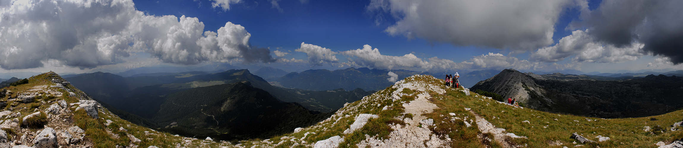 altopiano Larici e salita a cima Portule - fotografia panoramica