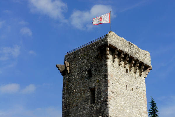 Enego, torre del castello scaligero