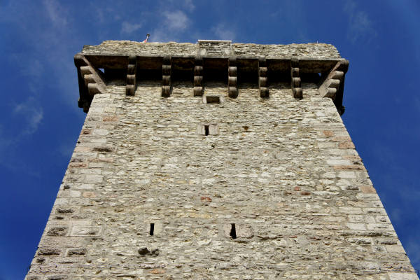 Enego, torre del castello scaligero