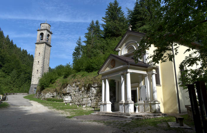 Santuario Madonna del Buso in val Frenzela, Gallio Stoccareddo