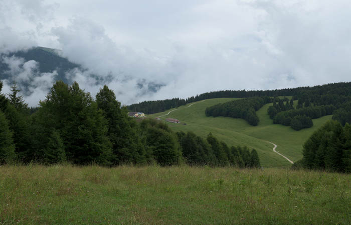 Bertigo, casera Stenfle, val di Melago, monte Valbella, passeggiata ai Tre Monti di Gallio