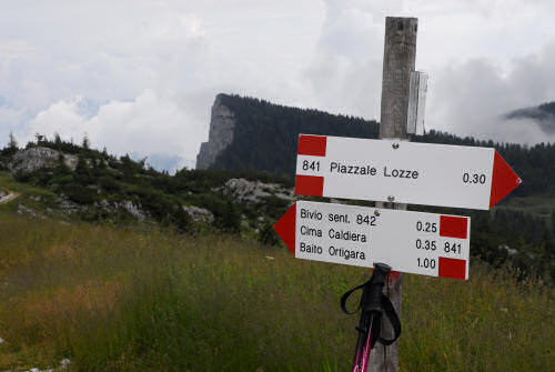 foto escursione storica piazzale Lozze, Caldiera, monte Ortigara, chiesetta Lozze