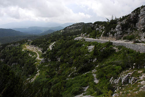 foto escursione storica piazzale Lozze, Caldiera, monte Ortigara, chiesetta Lozze