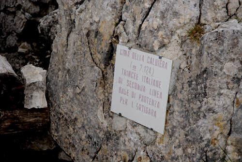 foto escursione storica piazzale Lozze, Caldiera, monte Ortigara, chiesetta Lozze