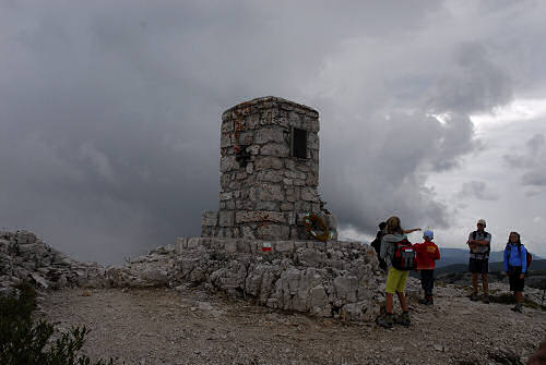 foto escursione storica piazzale Lozze, Caldiera, monte Ortigara, chiesetta Lozze