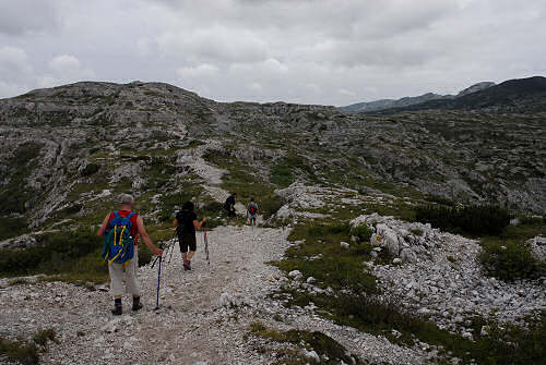 foto escursione storica piazzale Lozze, Caldiera, monte Ortigara, chiesetta Lozze