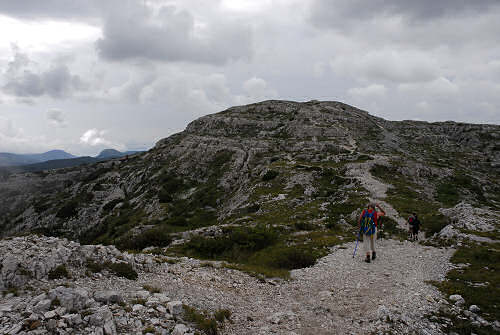 foto escursione storica piazzale Lozze, Caldiera, monte Ortigara, chiesetta Lozze