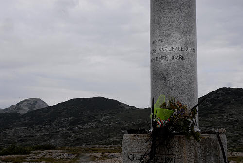foto escursione storica piazzale Lozze, Caldiera, monte Ortigara, chiesetta Lozze