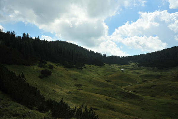 Lozze, Campi Lussi, Valle Agnella, monte Ortigara, chiesetta Lozze