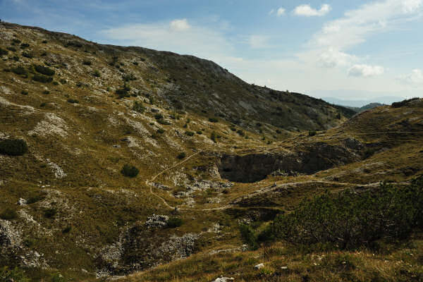 Lozze, Campi Lussi, Valle Agnella, monte Ortigara, chiesetta Lozze