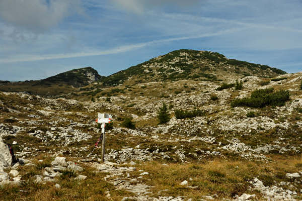Lozze, Campi Lussi, Valle Agnella, monte Ortigara, chiesetta Lozze