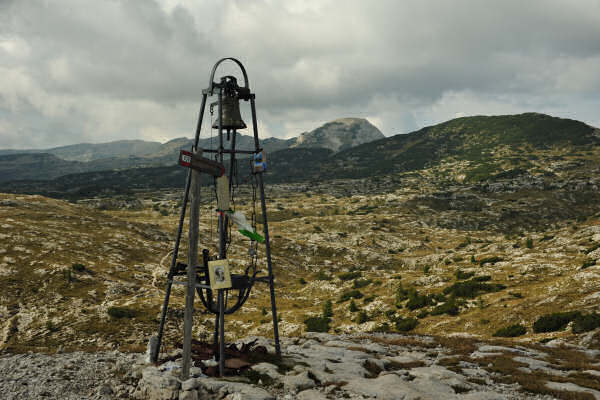 Lozze, Campi Lussi, Valle Agnella, monte Ortigara, chiesetta Lozze