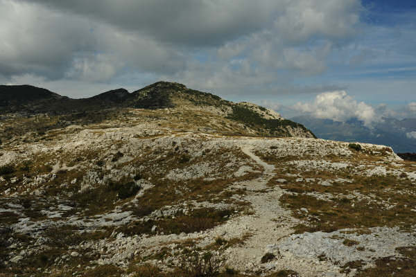 Lozze, Campi Lussi, Valle Agnella, monte Ortigara, chiesetta Lozze