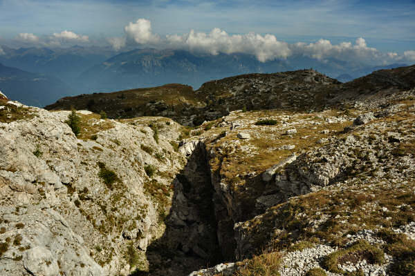 Lozze, Campi Lussi, Valle Agnella, monte Ortigara, chiesetta Lozze