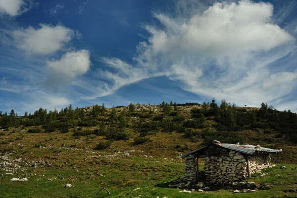 Lozze, Campi Lussi, Valle Agnella, monte Ortigara, chiesetta Lozze