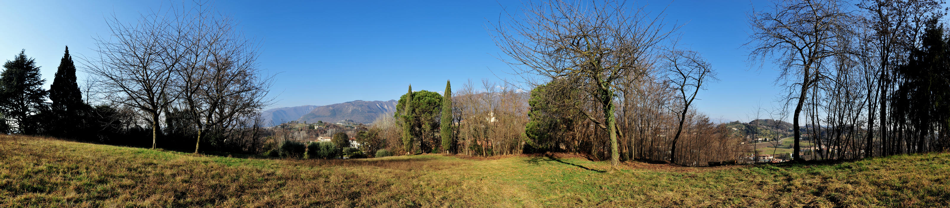 Sentieri Natura Mussolente, dal monte Gallo verso il monte Grappa - fotografia panoramica
