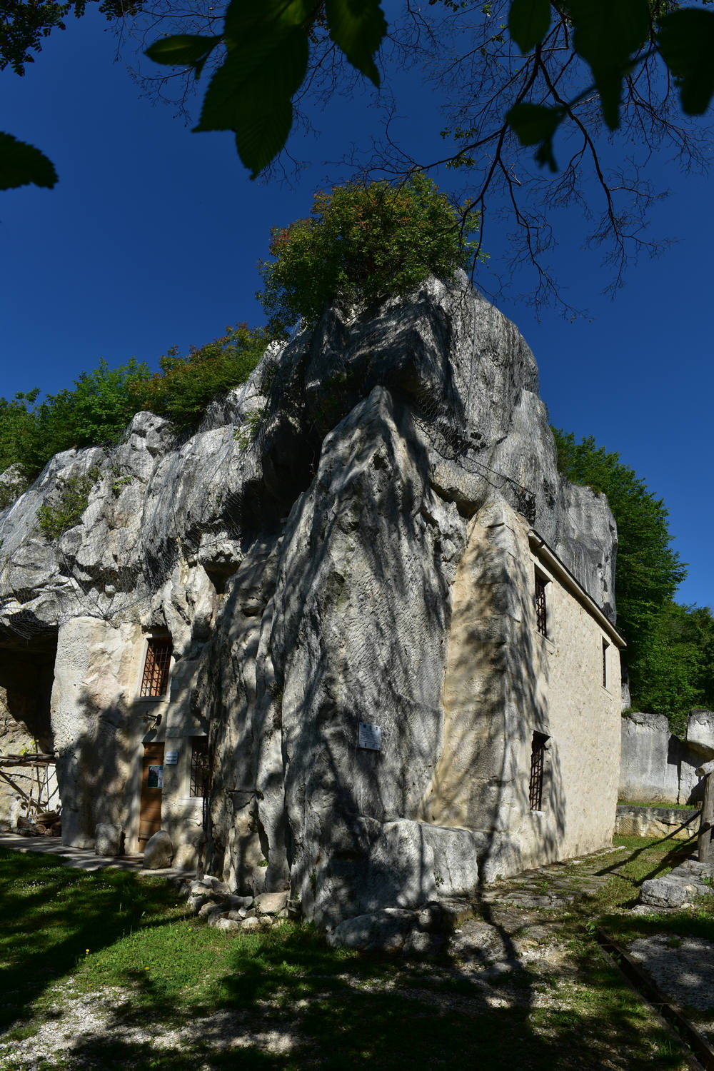museo e casa rupestre alla Sengia dei Meoni a Zovencedo, nei Monti Berici