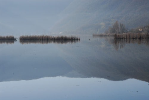 luci d'inverno al lago di Fimon, nei colli Berici