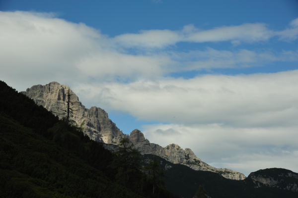 Lorenzago di Cadore, passeggiata dal passo Mauria alla ex Caserma Monte Miaron