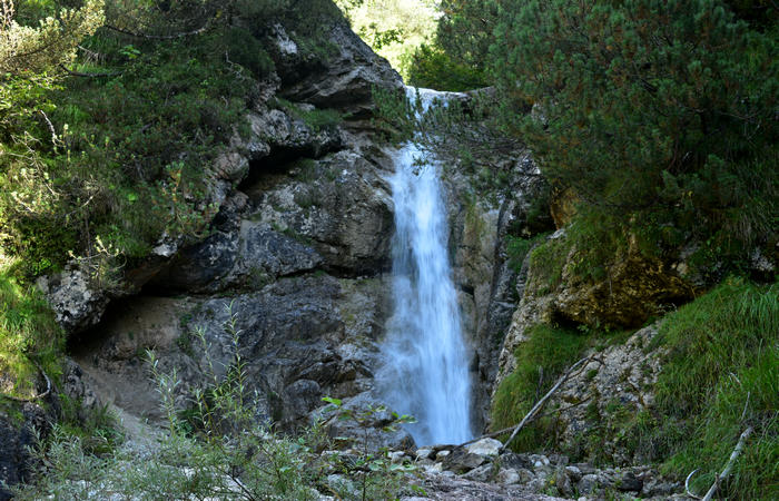 Val di Zoldo - sentiero salita al rifugio Casera Bosconero dal lago di Pontesei