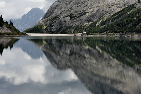 lago di Fedaia e ghiacciaio della Marmolada