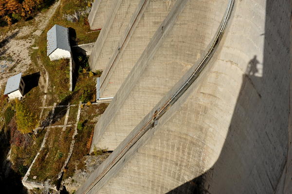 lago di Fedaia e ghiacciaio della Marmolada