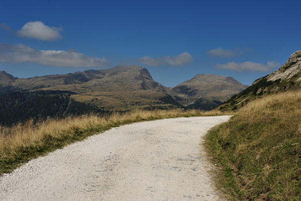 Trekking del Cristo Pensante, passo Rolle