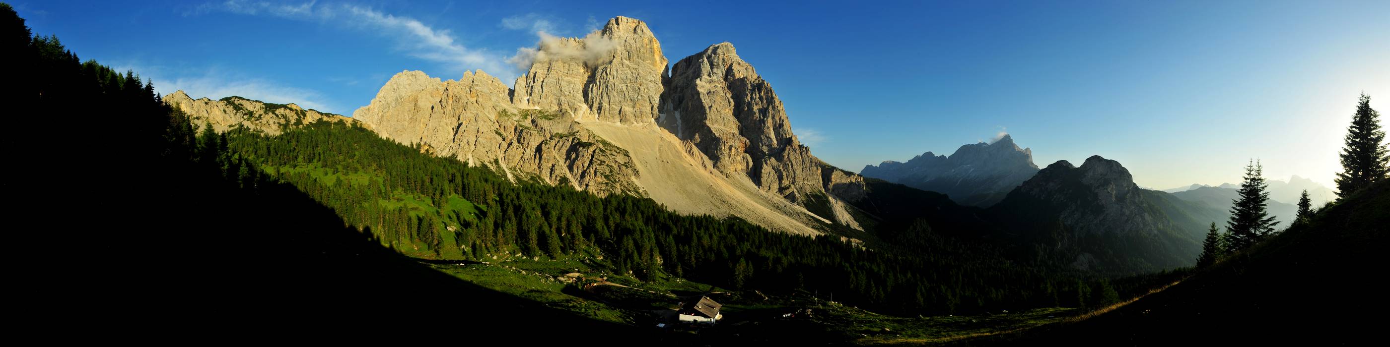 rifugio Città di Fiume e il Pelmo-Pelmetto