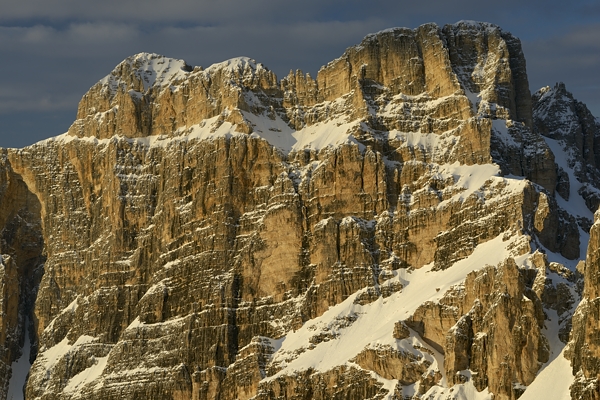 tramonto, notte e alba invernali dal Lagazuoi Piccolo verso le Dolomiti Ampezzane