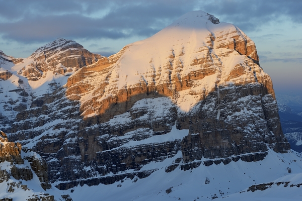 tramonto, notte e alba invernali dal Lagazuoi Piccolo verso le Dolomiti Ampezzane