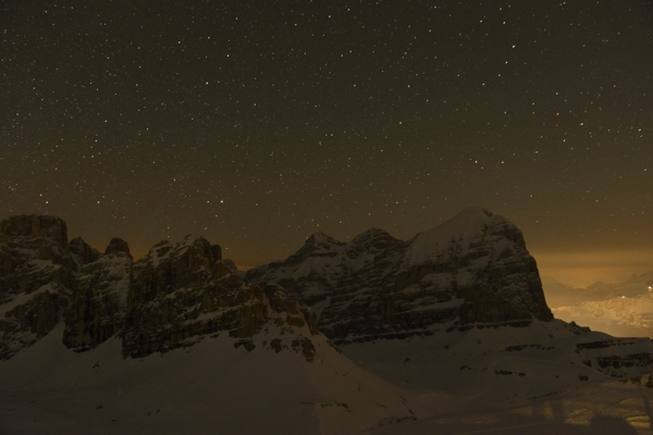 tramonto, notte e alba invernali dal Lagazuoi Piccolo verso le Dolomiti Ampezzane