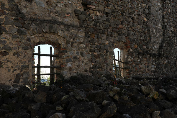 ruderi ex monastero Olivetani sul Monte Venda nei Colli Euganei
