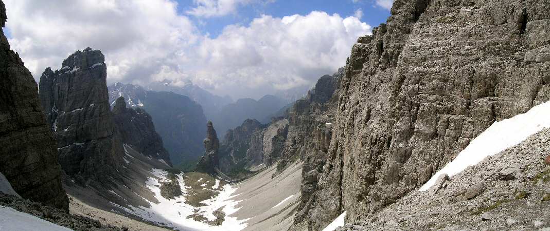 Campanile di Val Montanaja, Dolomiti gruppo dei Monfalconi prealpi Friulane