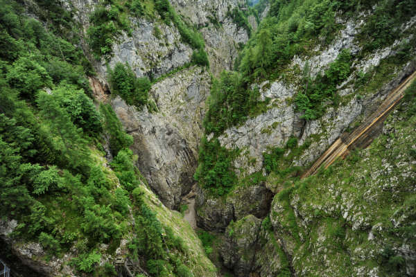diga idroelettrica sulla forra del torrente Lumiei e lago di Sauris