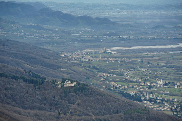 Covolo, sentiero Punta Frontal monte Scalare, valle San Liberale
