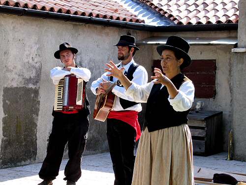 rifugio Alpe Madre ai Colli Alti Col Fenilon nel monte Grappa