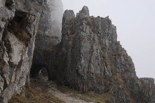 mulattiera del Boccaor, Archeson, Meatte, Val delle Mure, Valle San Liberale - Monte Grappa